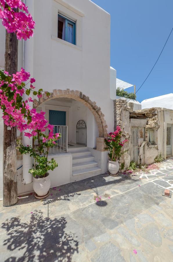 Honey & Cinnamon Luxury Suite Naxos City Exterior photo